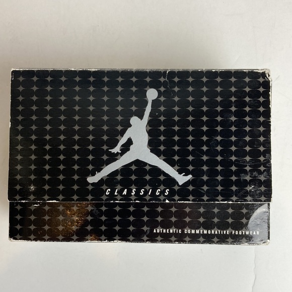 Nike AIR JORDAN Mini Tennis Shoe Bowen Designs 4282 Commemorative Collectible - Picture 9 of 16